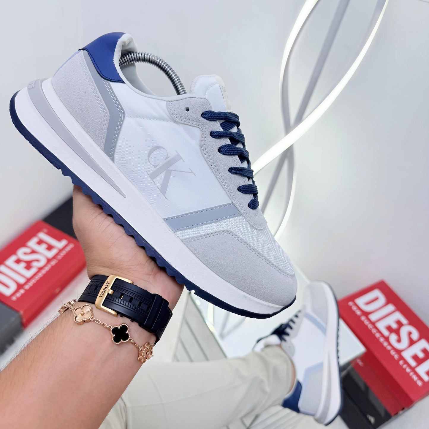 CALVIN KLEIN URBAN RUNNER