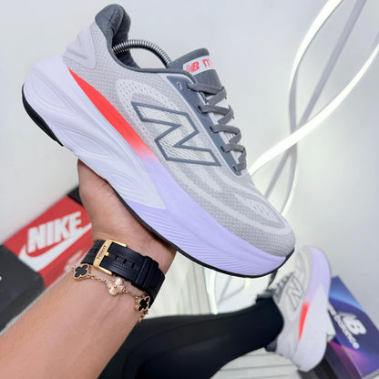 NEW BALANCE FRESHFOAMB V6