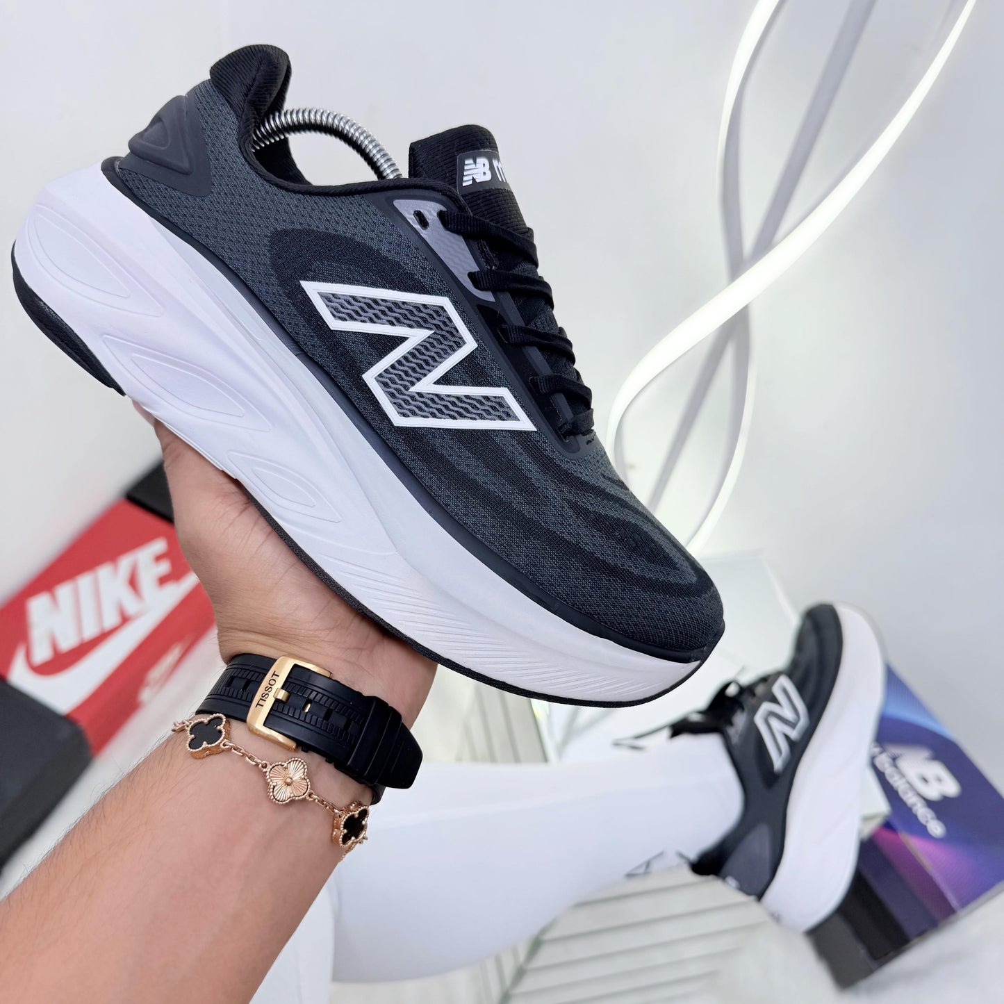 NEW BALANCE FRESHFOAMB V6