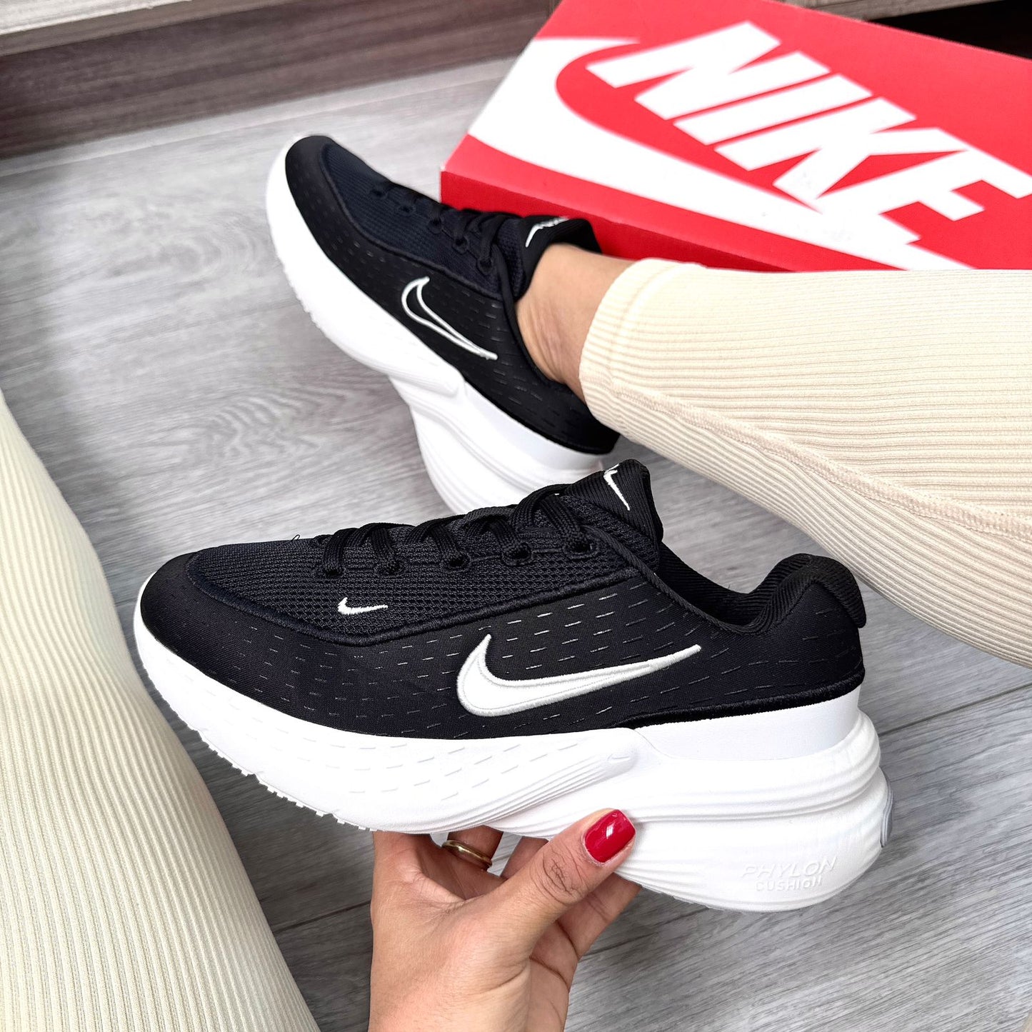 NIKE UPLIFT DAMA