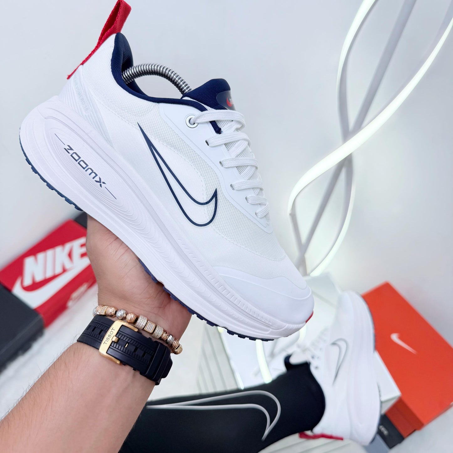NIKE VOMERO 18 HOMBRE